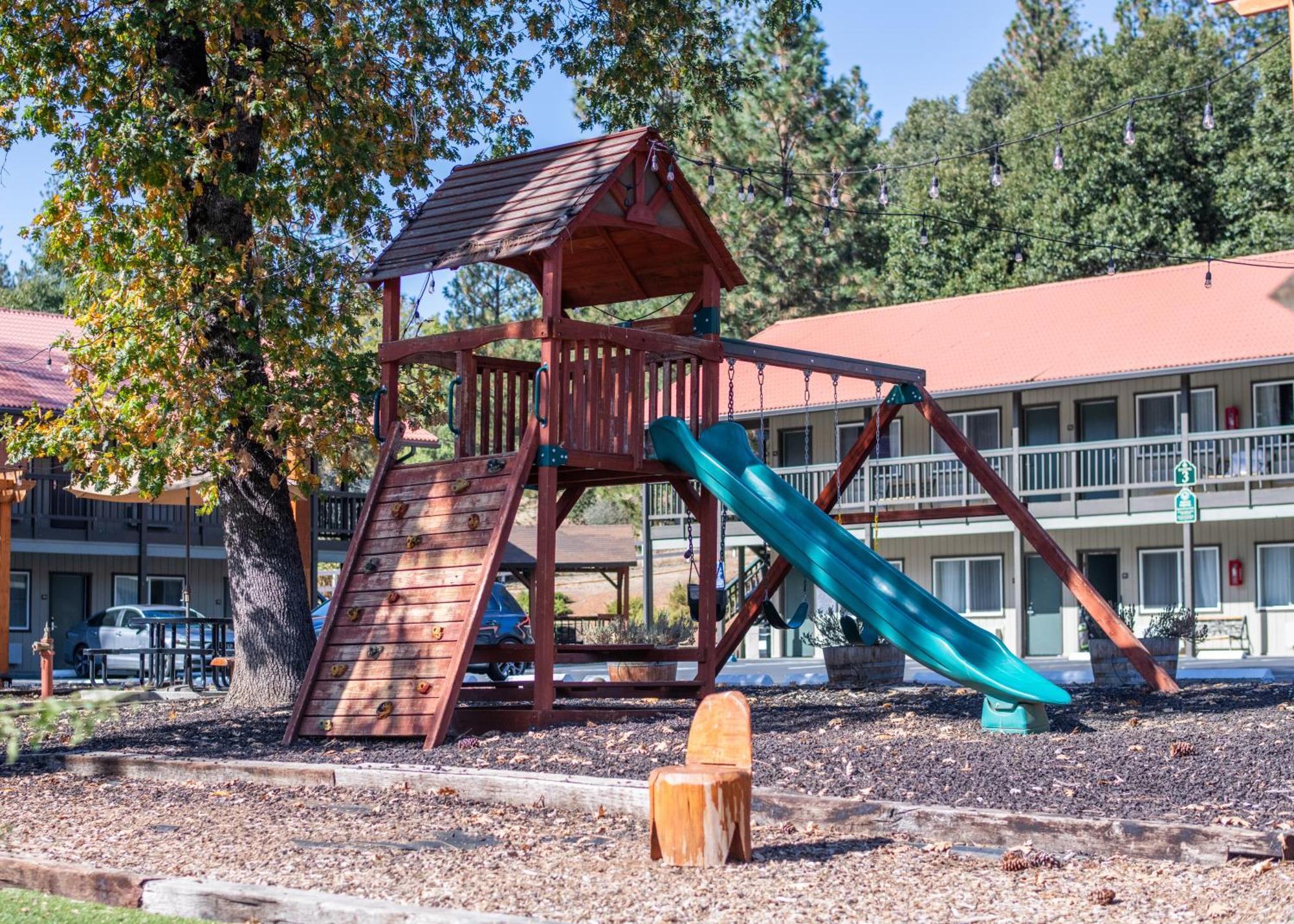 Buck Meadows Lodge Groveland
